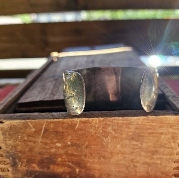 Vintage Navajo Turquoise Silver Cuff - Picture 3 of 4